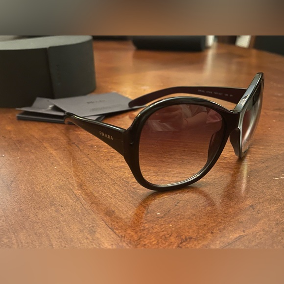 PRADA black oversized Sunglasses Vintage Circa 2000’s, case, cloth and authentic - Picture 2 of 10